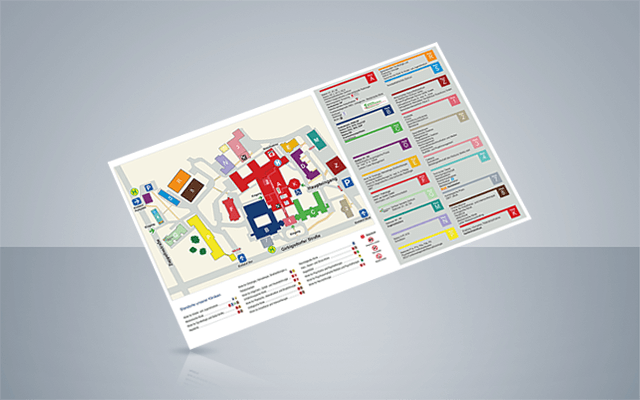 Mehrfarbig bedruckte Infotafel aus Aluminium-Verbundmaterial zur Darstellung von Werksplänen und Betriebswegen