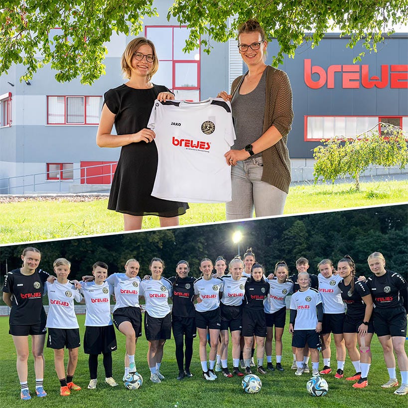 Gruppenfoto Kickergirls SV Ludwigsdorf Die Trikots und Hosen der Frauenmannschaften wurden durch Brewes beschriftet.
