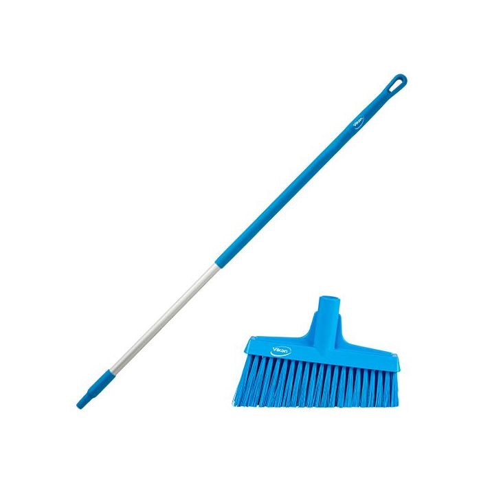 Vikan Besenset, Besen mit Winkelschnitt 250 mm blau, Ergonomischer Alustiel, 1310 mm